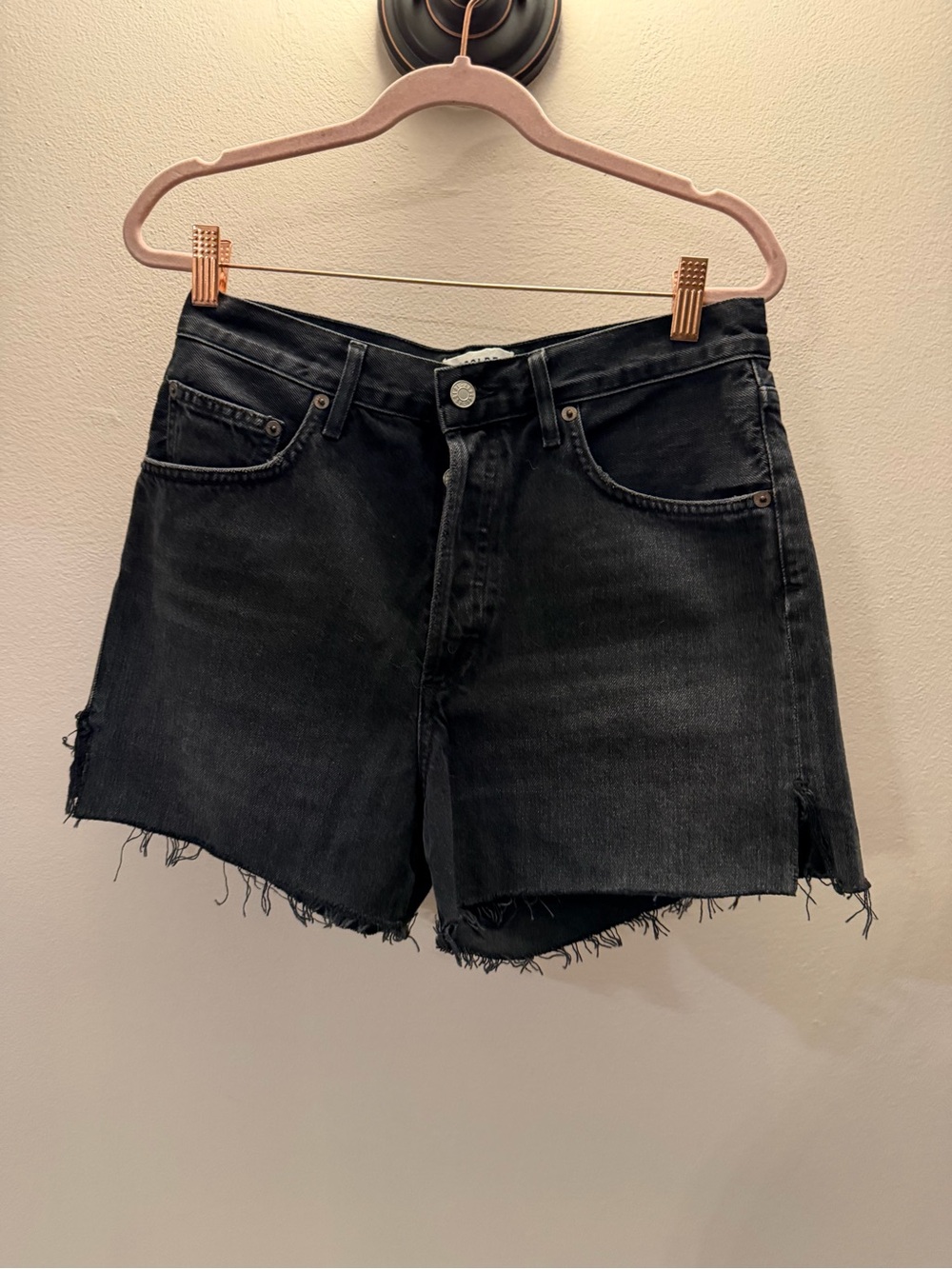 AGOLDE Parker Vintage High Rise Raw Hem Denim Shorts Washed Black Size 28